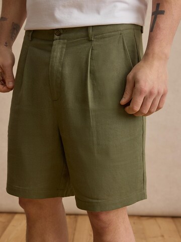 regular Pantaloni con pieghe 'Alan' di DAN FOX APPAREL in verde