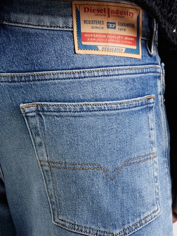 DIESEL Regular Jeans '2023 D-FINITIVE' in Blau