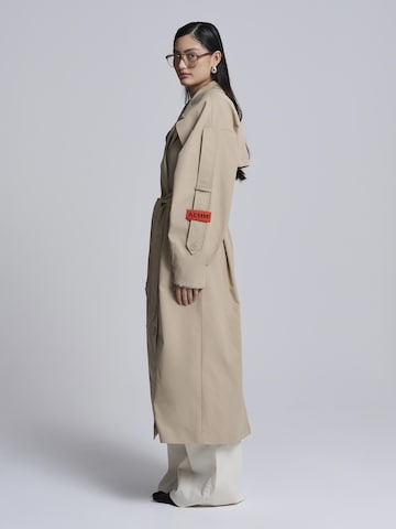 Manteaux d’été AEMMI en beige