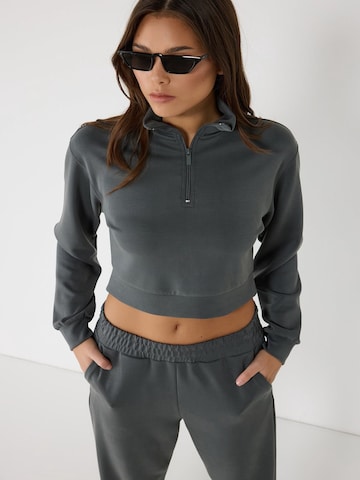 No Matter What Sweatshirt in Grau: Vorderseite
