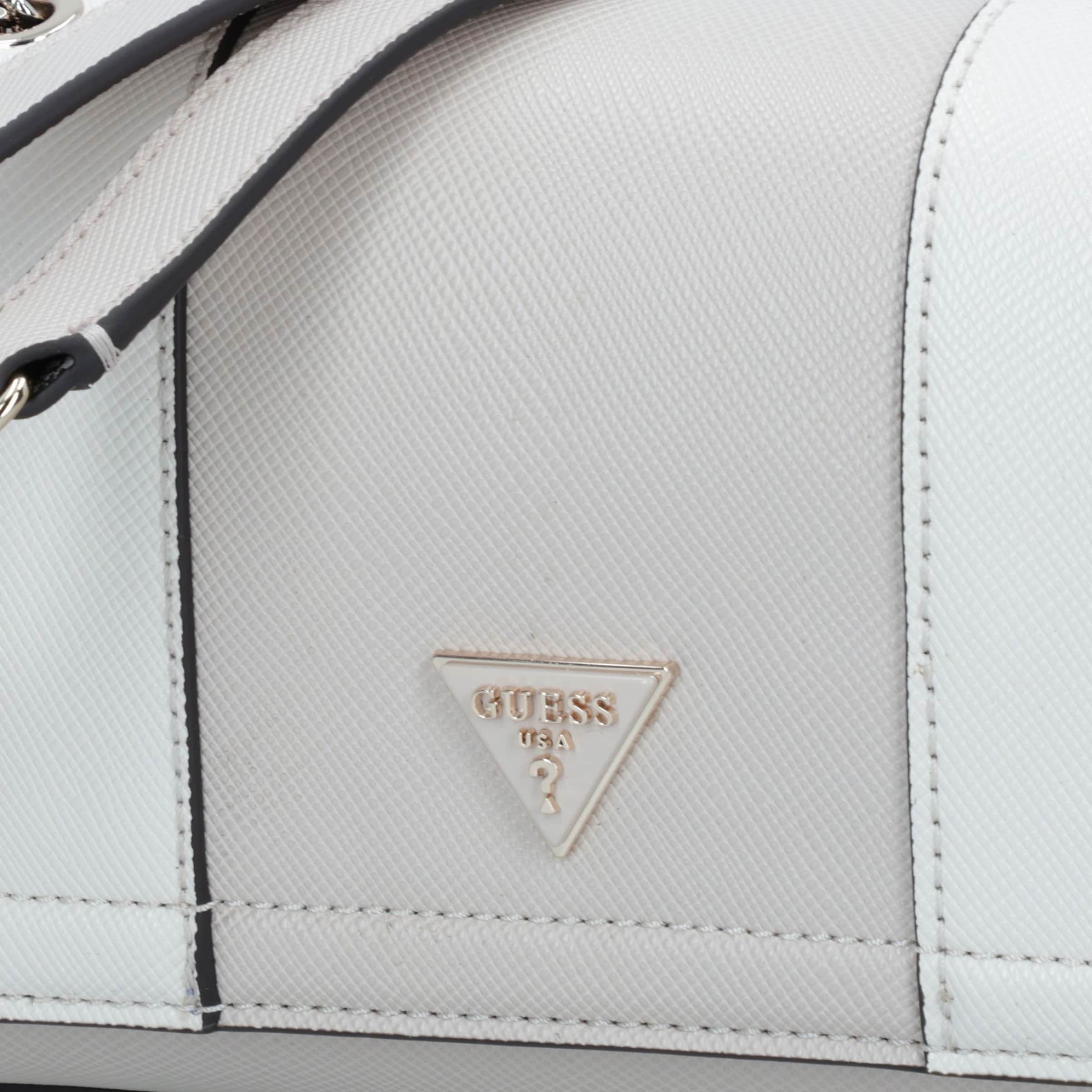 GUESS Schultertasche 'Noelle II' in Weiß