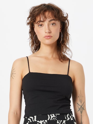 Monki Top in Black: front