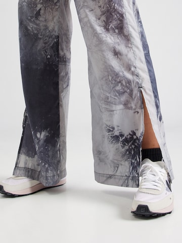 Regular Pantalon Nike Sportswear en gris