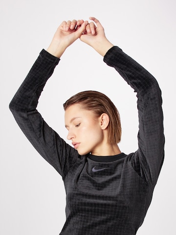 Nike Sportswear Shirt in Black