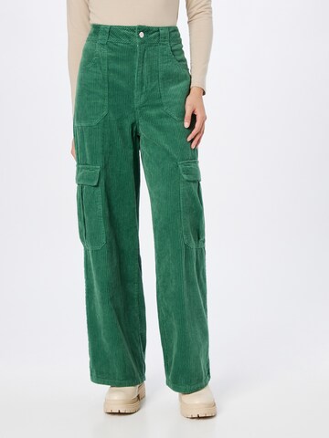 NEON & NYLON Loose fit Cargo trousers in Green: front