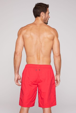 CAMP DAVID Badeshorts in Rot