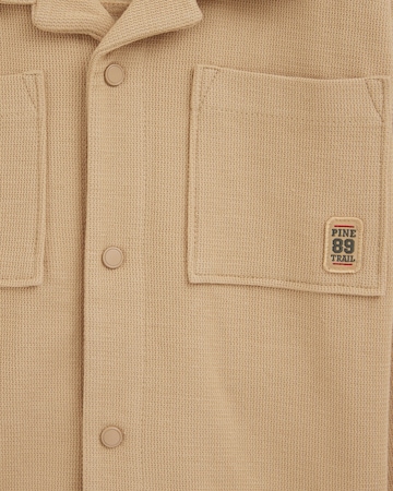 WE Fashion - Regular Fit Camisa em bege