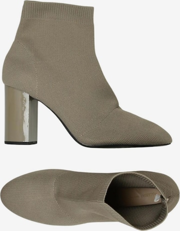 Pull&Bear Dress Boots in 41 in Beige: front