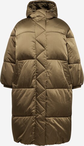 Tommy Jeans Curve Winter Coat in Green: front