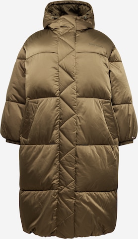 Tommy Jeans Curve Winter coat in Green: front