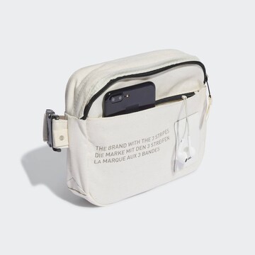 balta ADIDAS SPORTSWEAR Sportinė rankinė ant juosmens 'Classic Foundation Crossbody Lounge'