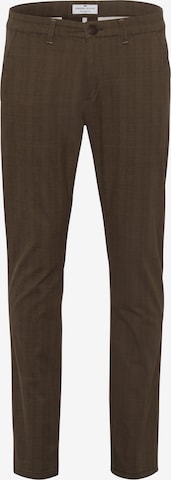 Cross Jeans Chino Pants in Brown: front