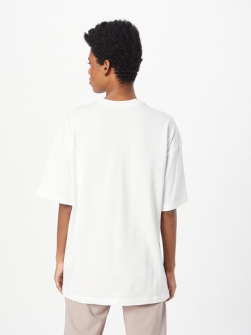 Nike Sportswear - Camisa oversized em branco