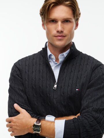 TOMMY HILFIGER Sweater 'CLASSIC' in Grey: front