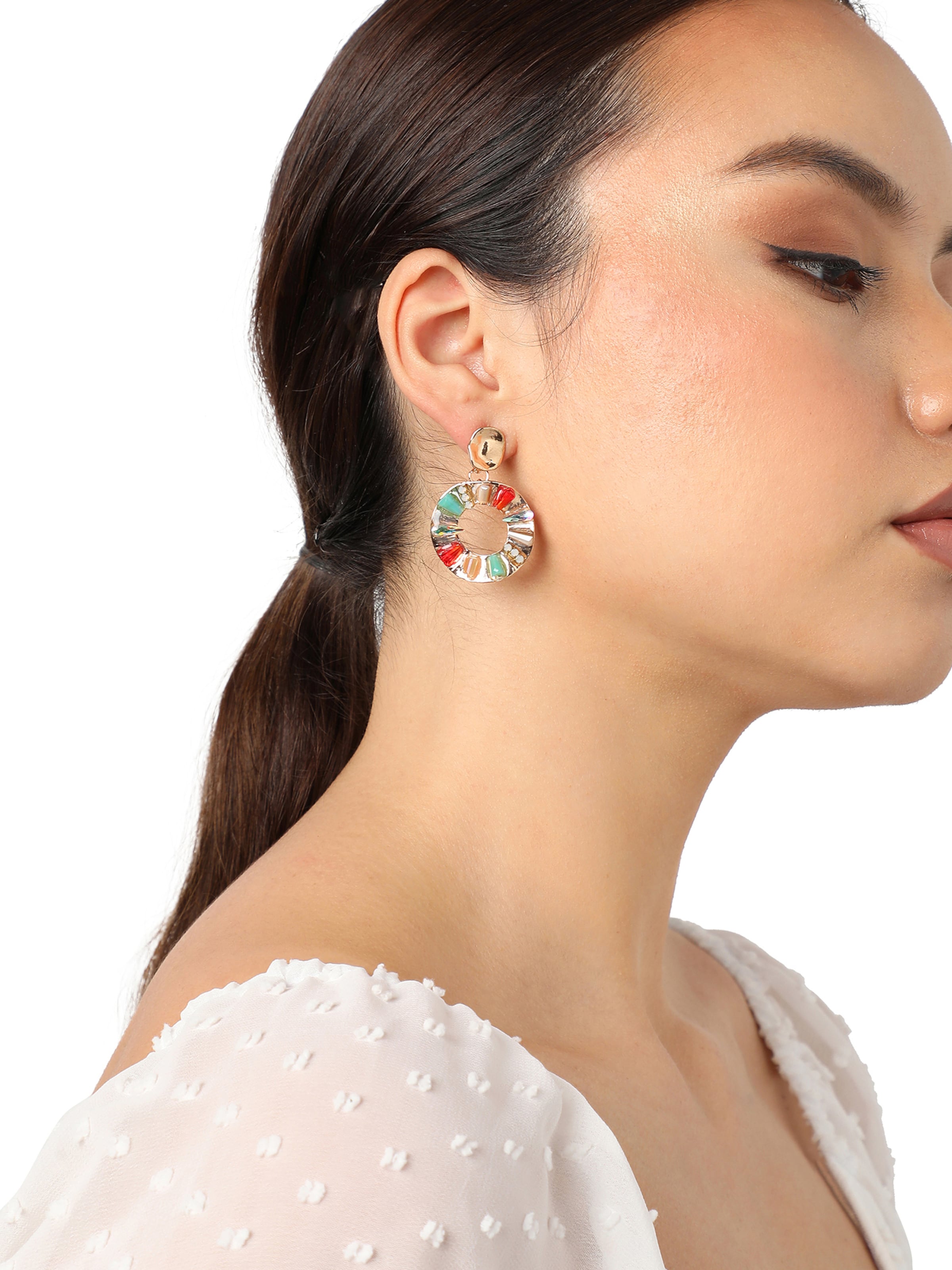 Boucles d'oreilles 'Yuvani' SOHI en or : devant