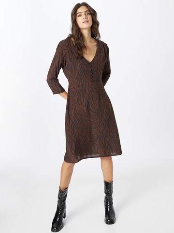 Robe-chemise System Action en marron