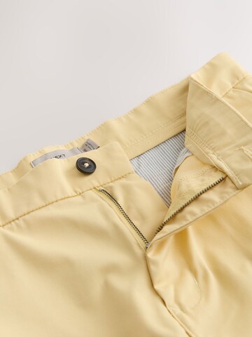 Next Regular Shorts in Gelb