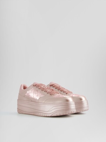 Bershka Låg sneaker i rosa