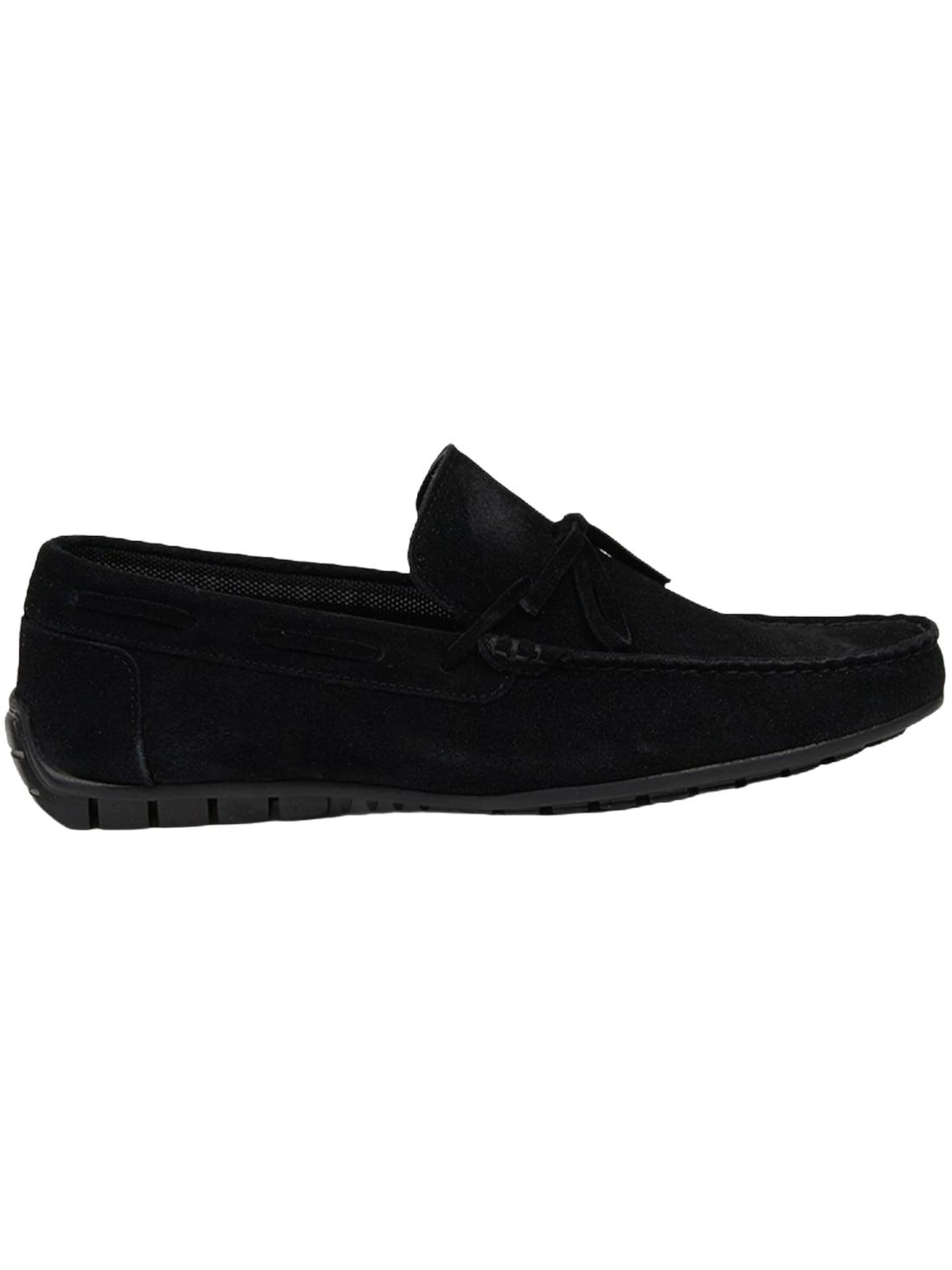 Desa Moccasins in Black