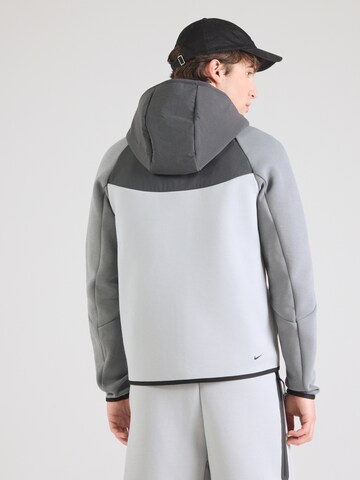 Veste de survêtement Nike Sportswear en gris