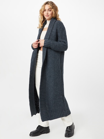 Mavi Knitted coat in Grey: front