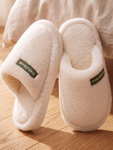 Freiluftkind Slippers 'Homie' in White