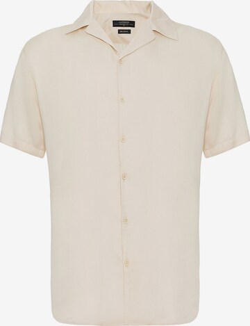 Coupe regular Chemise Antioch en beige : devant