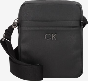 Calvin Klein Taška přes rameno – černá: přední strana