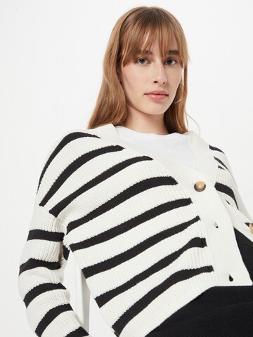 QS Strickjacke in Weiß