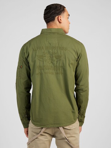 ALPHA INDUSTRIES Демисезонная куртка 'Air Force EMB' в Зеленый