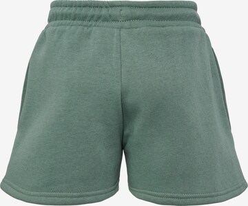 Hummel Regular Shorts 'PURE' in Grün