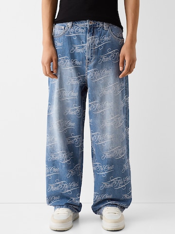 Bershka Loosefit Jeans in Blauw: voorkant