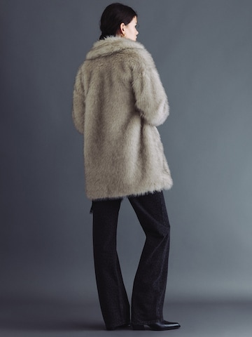 Pull&Bear Mantel in Grau