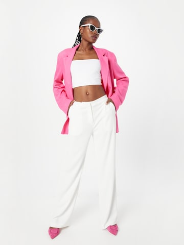 Blazer di Gina Tricot in rosa