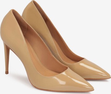 Kazar Pumps in Brown