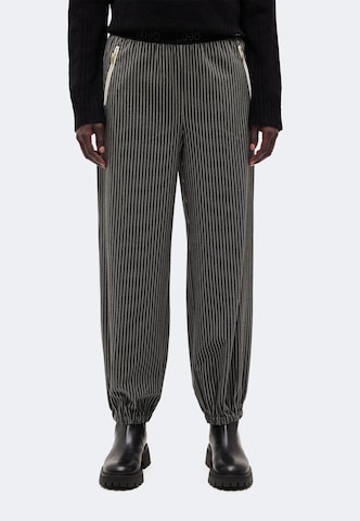 Liu Jo Tapered Pants in Grey: front
