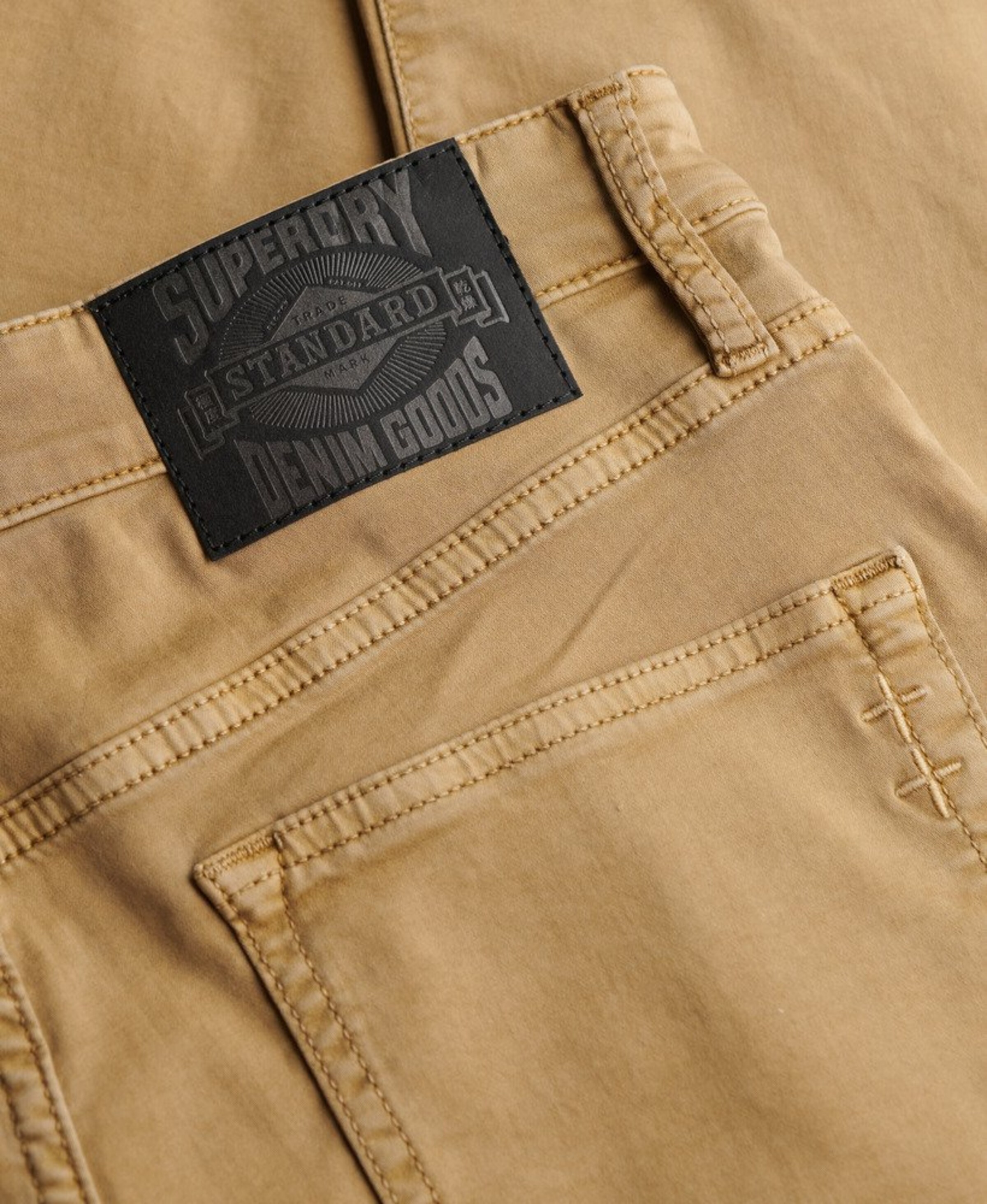 Superdry & Co Slimfit Broek in Beige