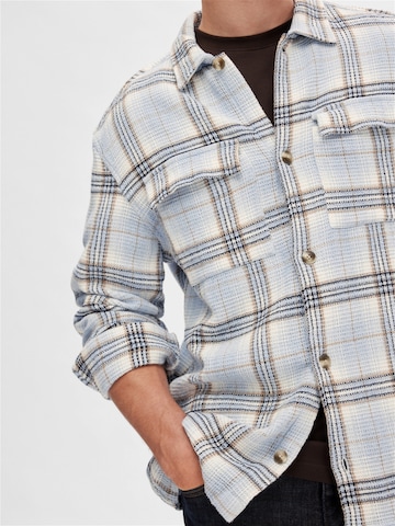 SELECTED HOMME Regular fit Button Up Shirt in Blue