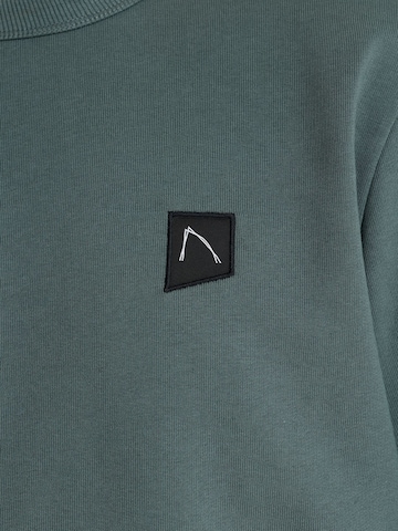 Sweat-shirt 'Toby' CHASIN' en vert