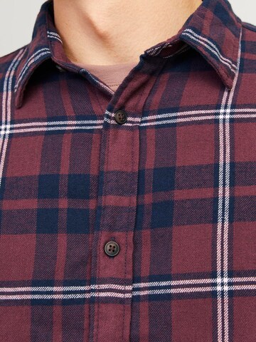 Coupe slim Chemise 'JJJoshua' JACK & JONES en rouge