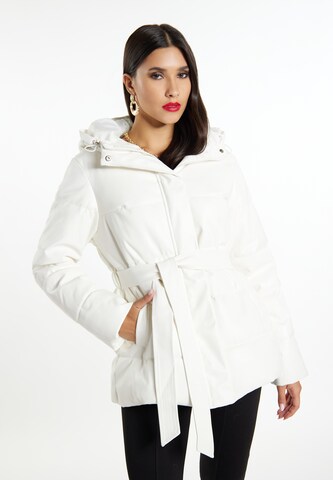 faina Winter Jacket in White: front