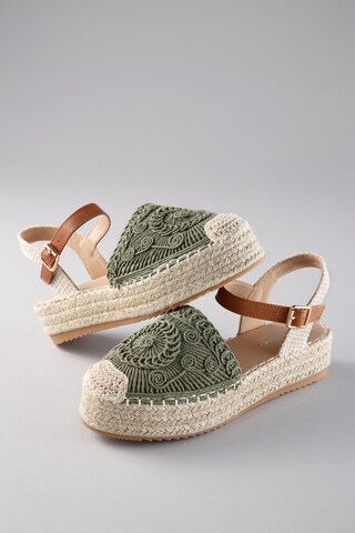 Aniston Espadrilles in Green