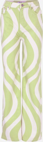 NA-KD Wide leg Jeans in Groen: voorkant