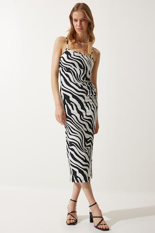 Happiness İstanbul Kleid in Schwarz: Vorderseite