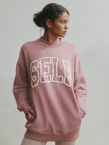 self. Sweatshirt in Pink: Vorderseite
