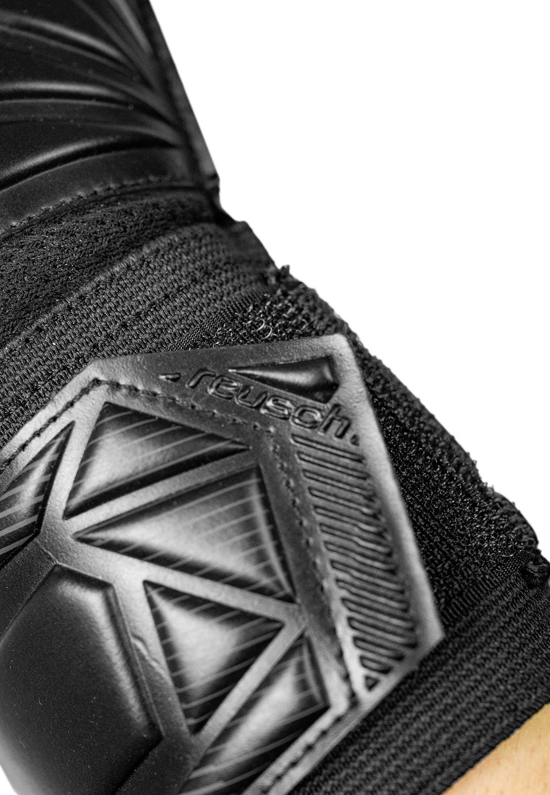 REUSCH Sports gloves 'Attrakt Solid' in Black