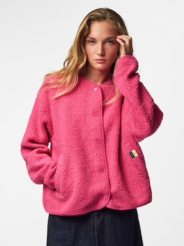 Veste mi-saison 'PCKatty' PIECES en rose : devant