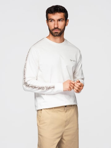 Tricou de la Ombre pe alb