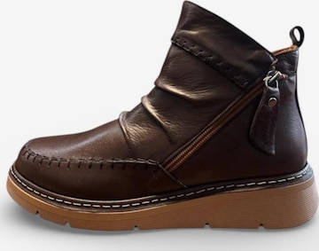 Begoria Boots in Brown: front