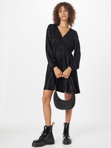 Robe 'Chinara' ABOUT YOU en noir